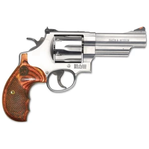 Smith & Wesson Model 629 Deluxe .44 Magnum 3 inch stainless revolver with adjustable sights